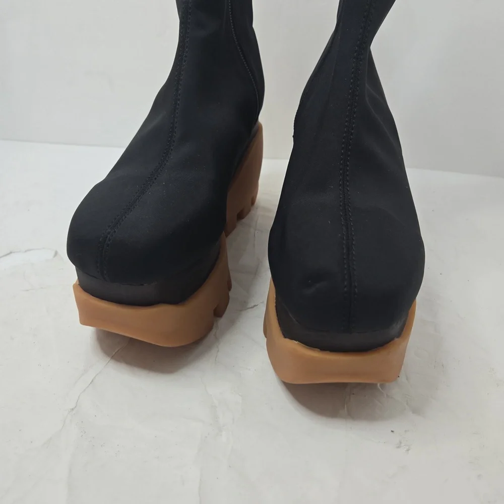 Jeffrey Campbell Women's Black and Tan Boots 6.5M